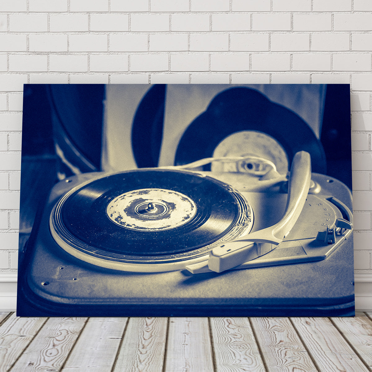 Vintage Old Record Player - A Timeless Audio Treasure